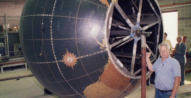 In January 1996, Mac McCormick was nearing completion of the Waterman Globe restoration.