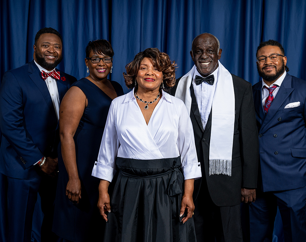 Robert Edward Battles, Sr. with family.