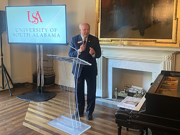 President Jo Bonner speaking at Alumni & Friends in Washington DC