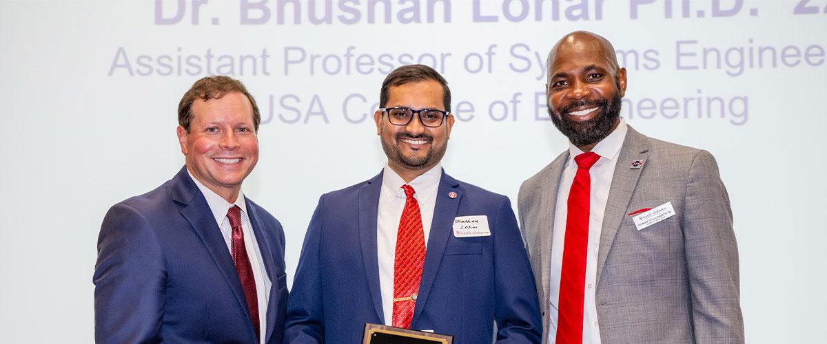 Dr. Lohar with Alumni President