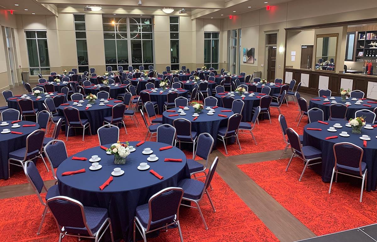 Red and blue table decorations
