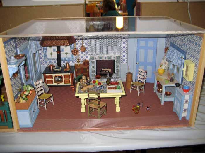 miniature dollhouse clubs