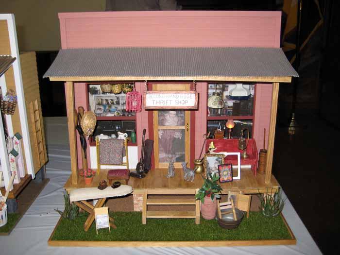 miniature dollhouse clubs