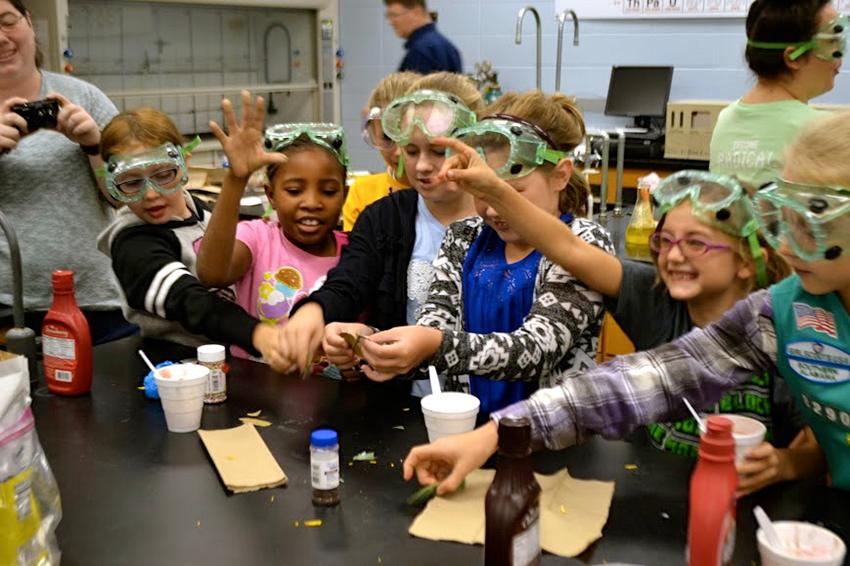 American Chemical Society working with kids