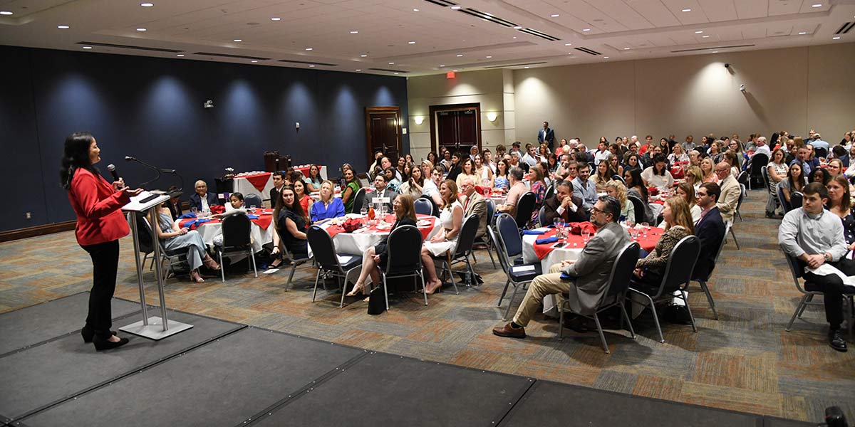 Covey College Honors Students, Faculty, Staff and Alumni at Annual Ceremony