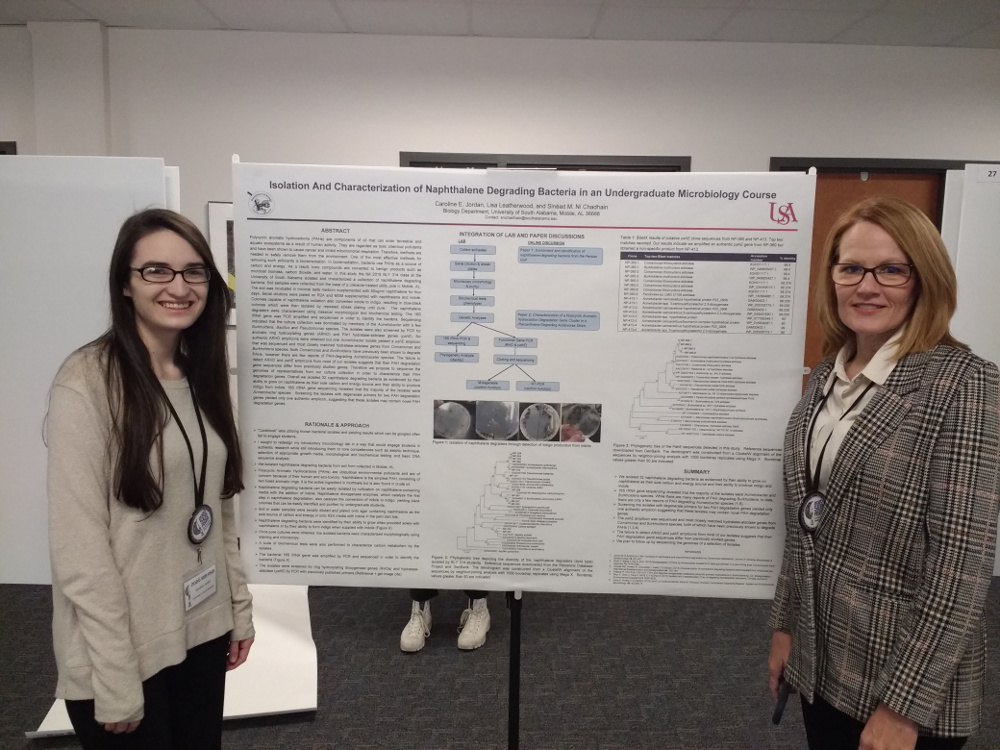 Senior biology major Caroline Jordan and recent biology graduate Lisa Leatherwood 