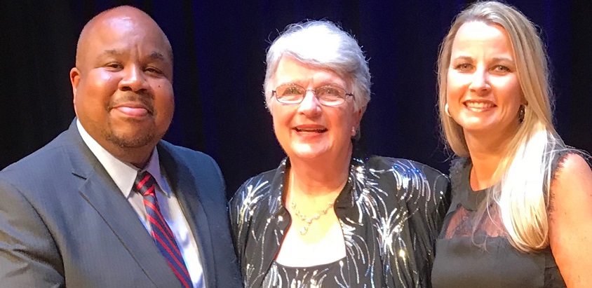 Dr. Green and Dean Kent receive MCPSS award from Superintendent Martha Peek data-lightbox='featured'