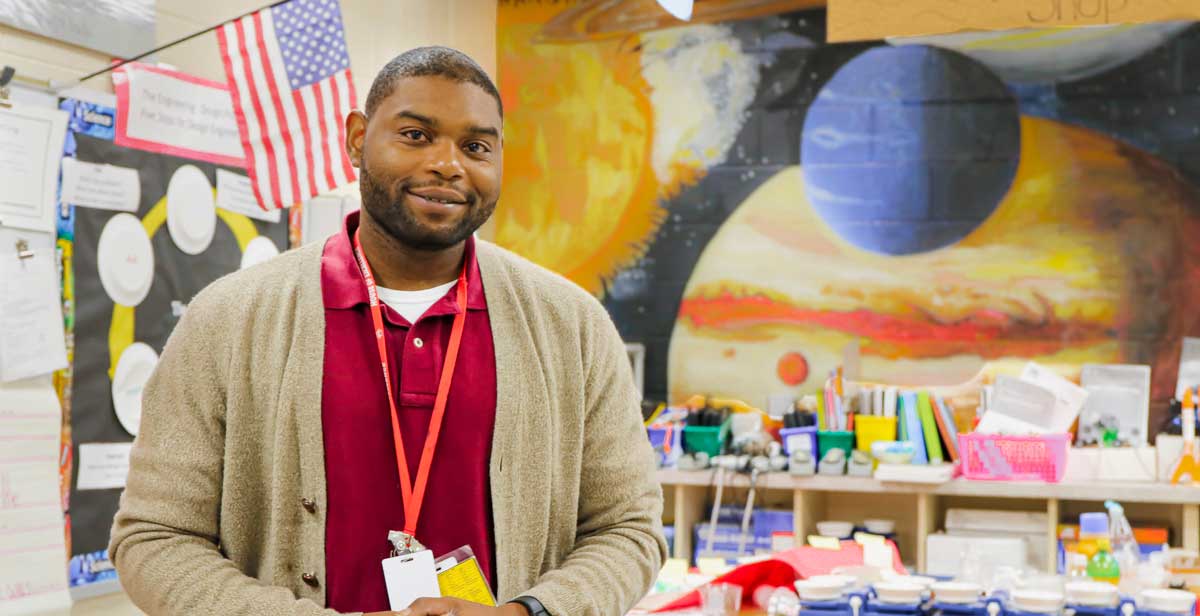 Timothy Johnson, a University of South Alabama graduate of the College of Education and Professional Studies, was recently honored as the 2019 Outstanding Alabama Elementary School Science Teacher. He is a STEM lab instructor at E.R. Dickson Elementary School in Mobile. data-lightbox='featured'