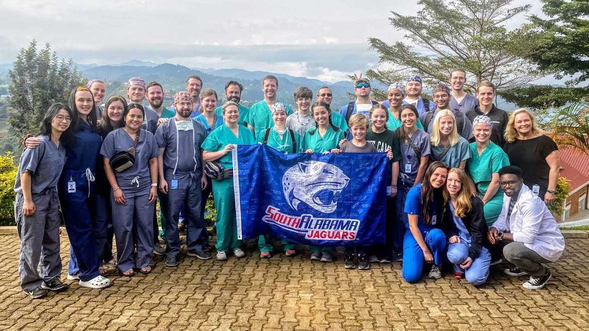 USA fourth-year medical students, residents and physicians at Kibogora Hospital in southwestern Rwanda.