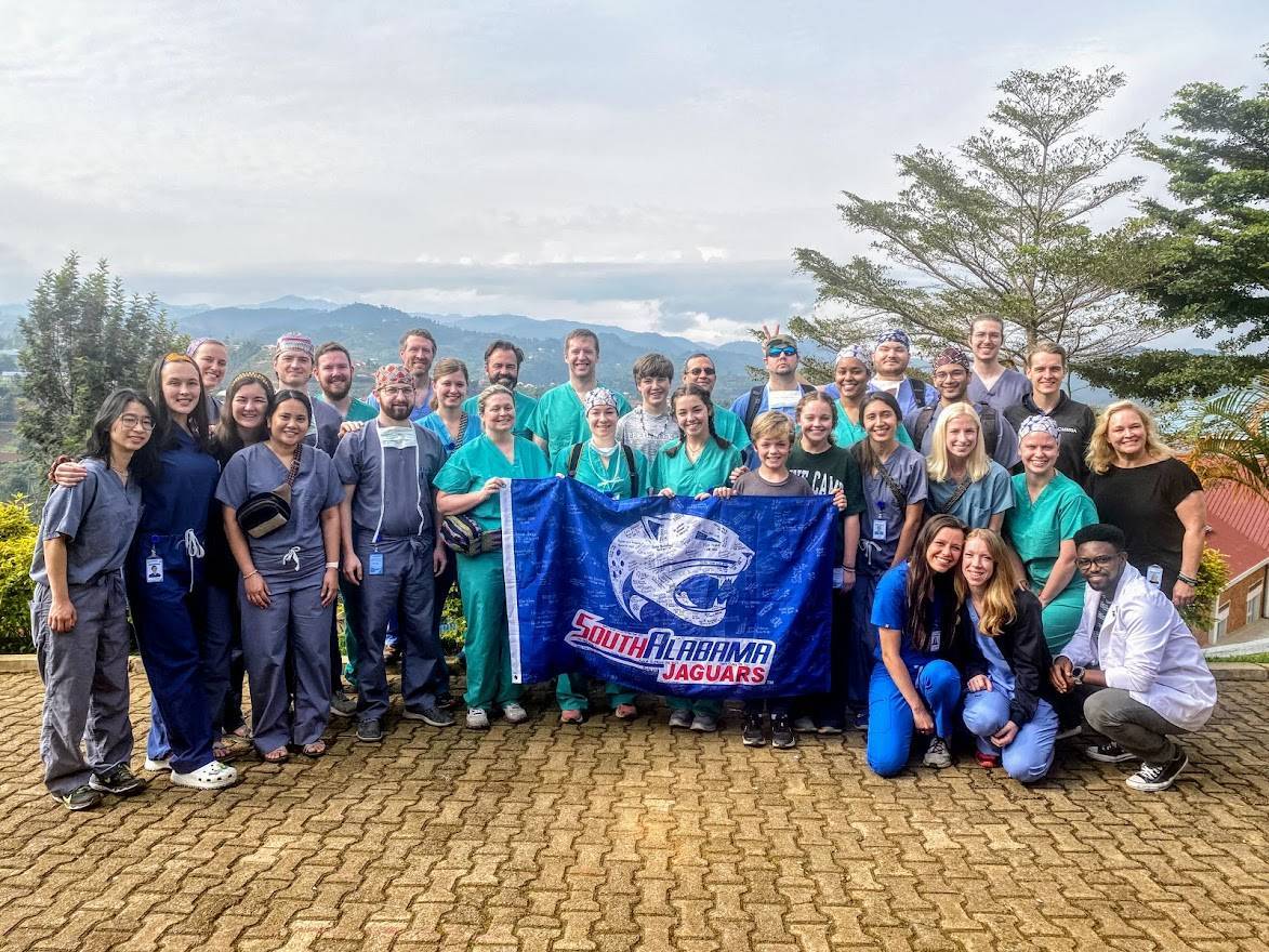 USA fourth-year medical students, residents and physicians at Kibogora Hospital in southwestern Rwanda.