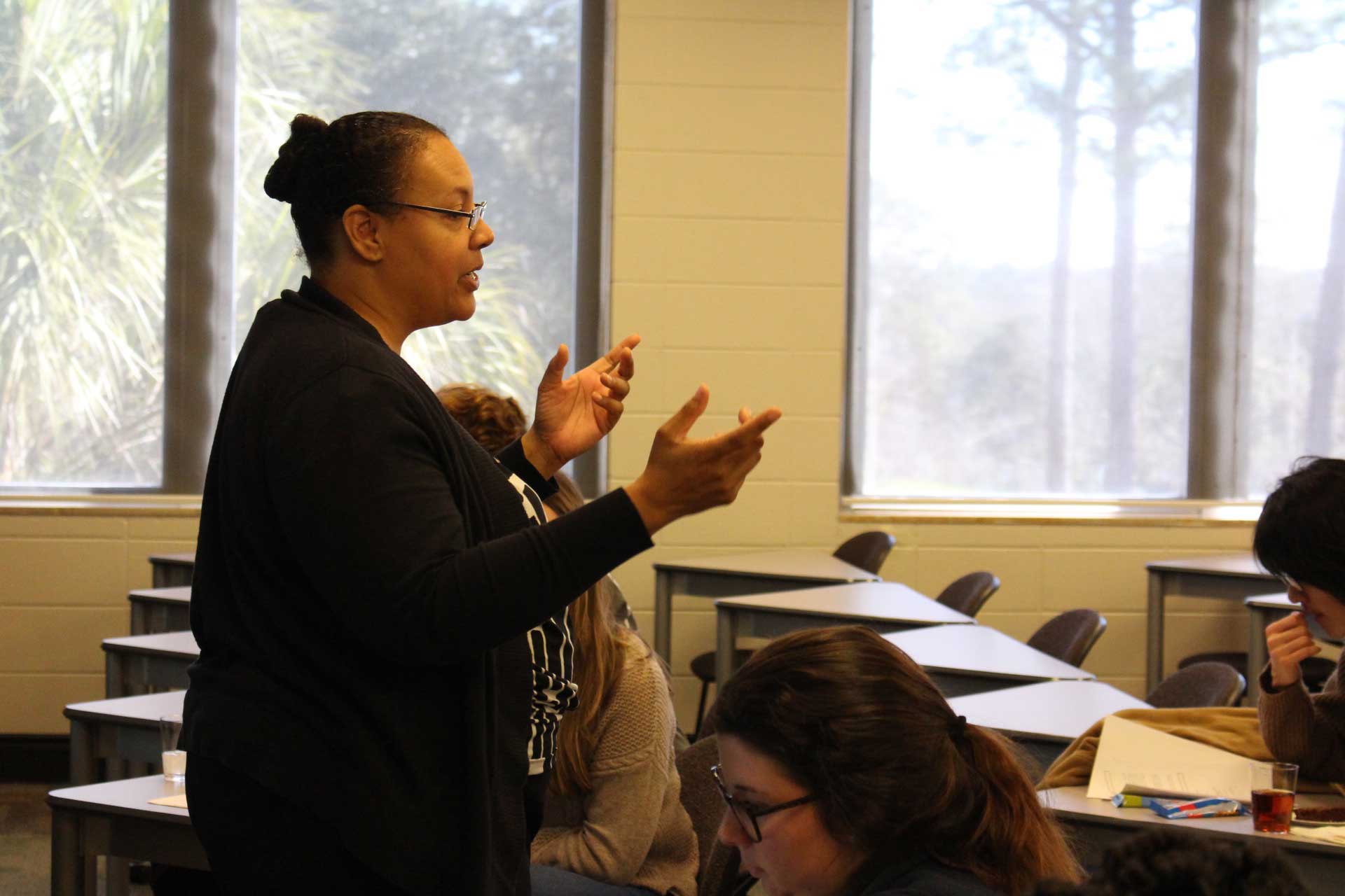 Dr. Cole teaching students about resumes