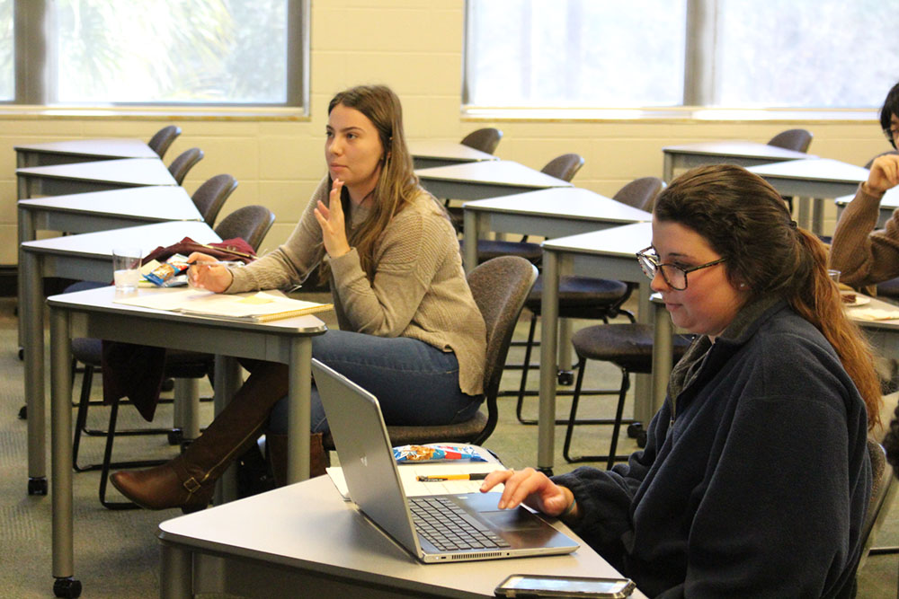 Students working on their resumes