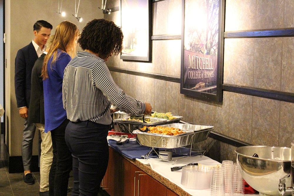 Students getting lunch at Executive in Residence