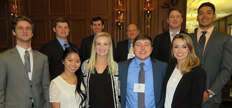 Nine student members of the Financial Management Association attended the 2018 FMA Leaders' Conference on March 8th and 9th in Chicago, Illinois. 