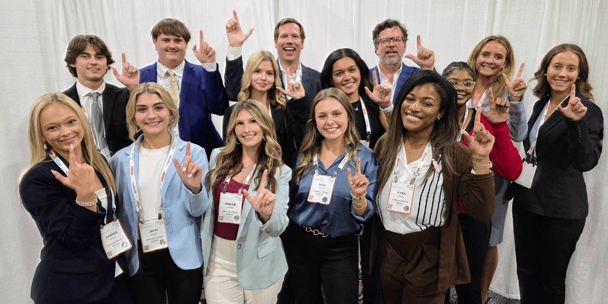 Mitchell College of Business real estate program students recently attended the International Council of Shopping Centers (ICSC) Southeast Conference in Atlanta, Ga.