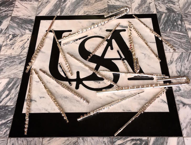 Flutes laying on u s a logo data-lightbox='featured'