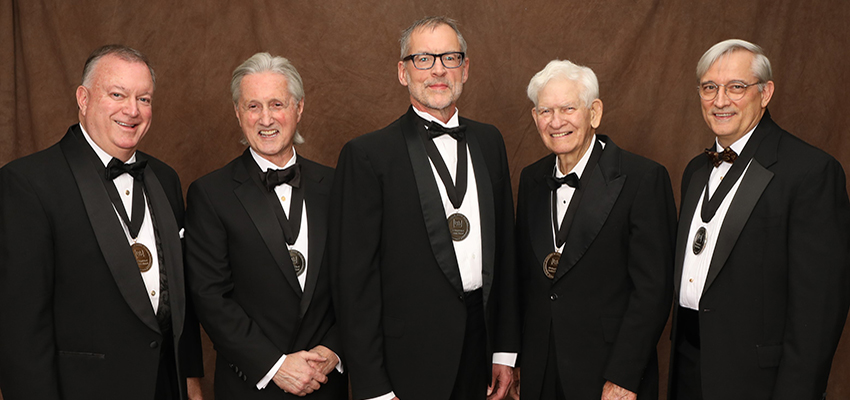 Distinguished Alumni and Service Awards data-lightbox='featured'