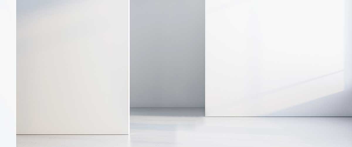 Empty room to hang paintings.
