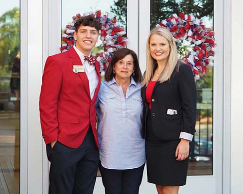 Two current southerners with an alumni southerner.
