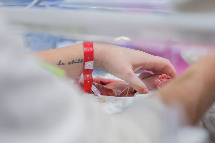 Hand Hug, gentle pressure for comfort