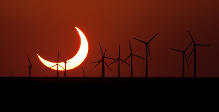 During Monday's eclipse, the entire North American continent will be in the moon’s shadow. However, the darkest part of the shadow, where the sun is completely blocked out by the moon, will occur only along a 70-mile wide band stretching from Oregon to South Carolina. Photo credit: Evan Zucker