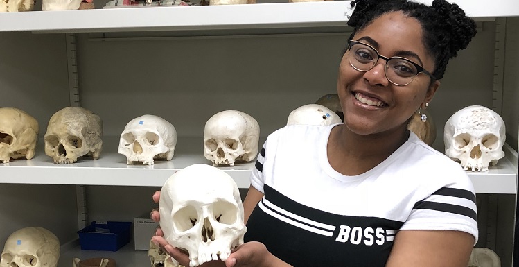 Antonia Carter, an anthropology major, has been selected as an IDEAS scholar by the American Association of Physical Anthropologists. data-lightbox='featured'