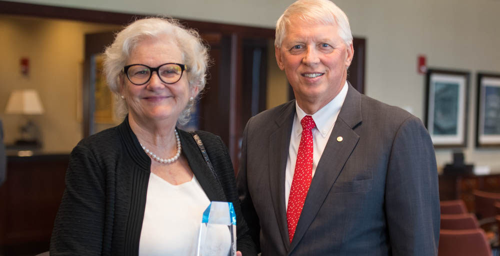 Dr. Roma Hanks, professor and chair of sociology, anthropology and social work, recently received the Heart of Gold Volunteer Award from the United Way of Southwest Alabama. She is joined by Dr. Tony Waldrop, USA president. 