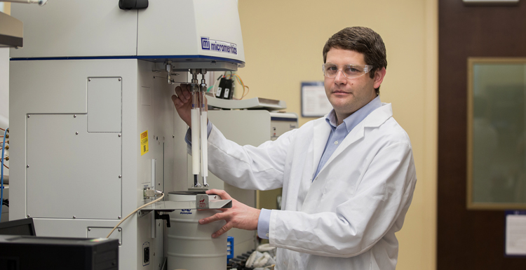 University of South Alabama associate professor Dr. T. Grant Glover is part of a collaborative effort with researchers from the University of California, Berkeley, the University of Chicago and General Electric to design and develop a portable device that produces drinking water out of thin air. data-lightbox='featured'