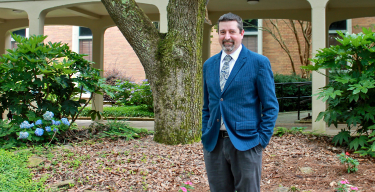 University of South Alabama Assistant Vice President for Research Dr. Matthew Reichert has received a Council on Research, Research Leadership Fellowship given by Association of Public and Land Grant Universities.