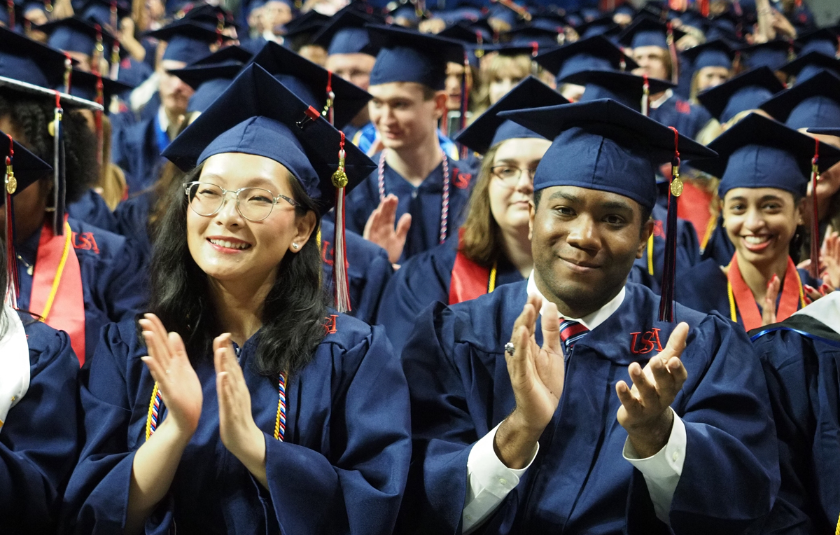 Candidates for graduation of the University of South Alabama.