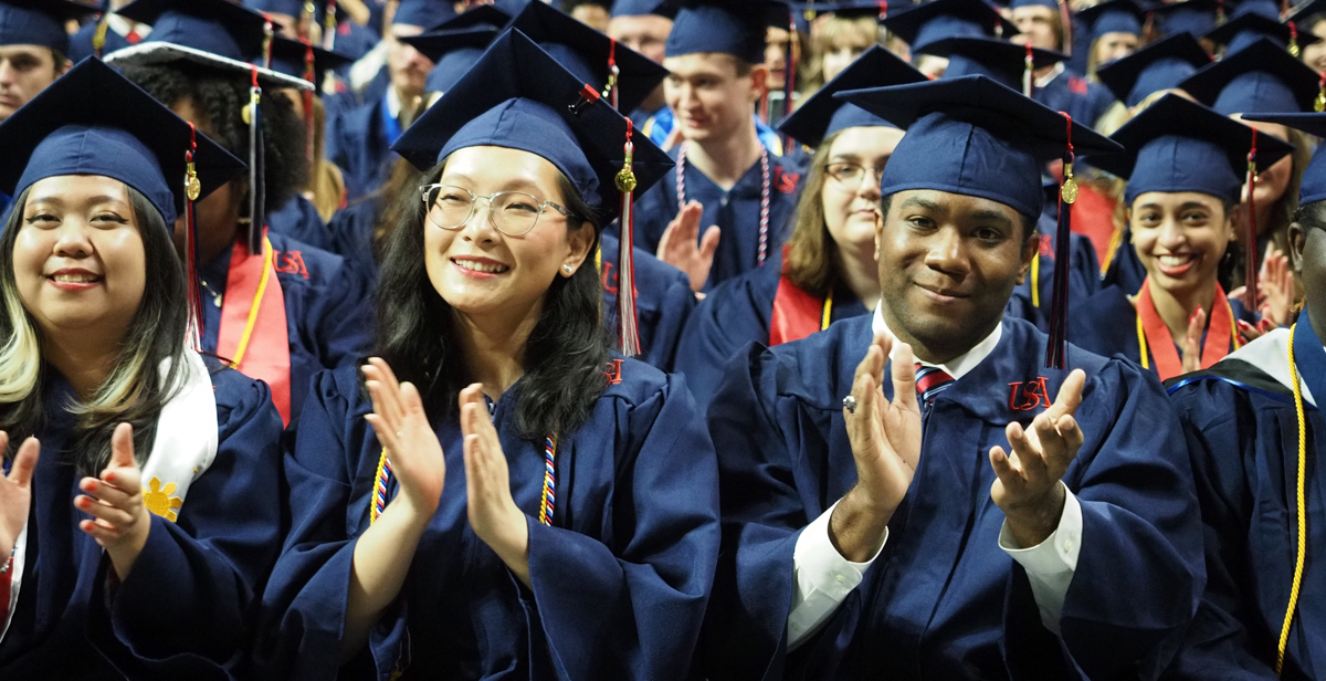 Candidates for graduation of the University of South Alabama.