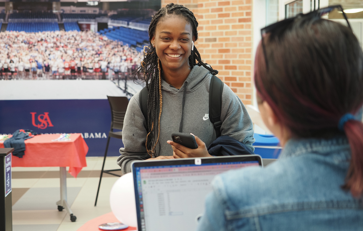 Xha’Nae Morris, a nursing sophomore from Mobile, attends a Second Year Experience event early this semester. Morris also works with first-year students for the Office of Student Academic Success. She’s a ComPAL – Composition Pal  – who offers English tutoring.