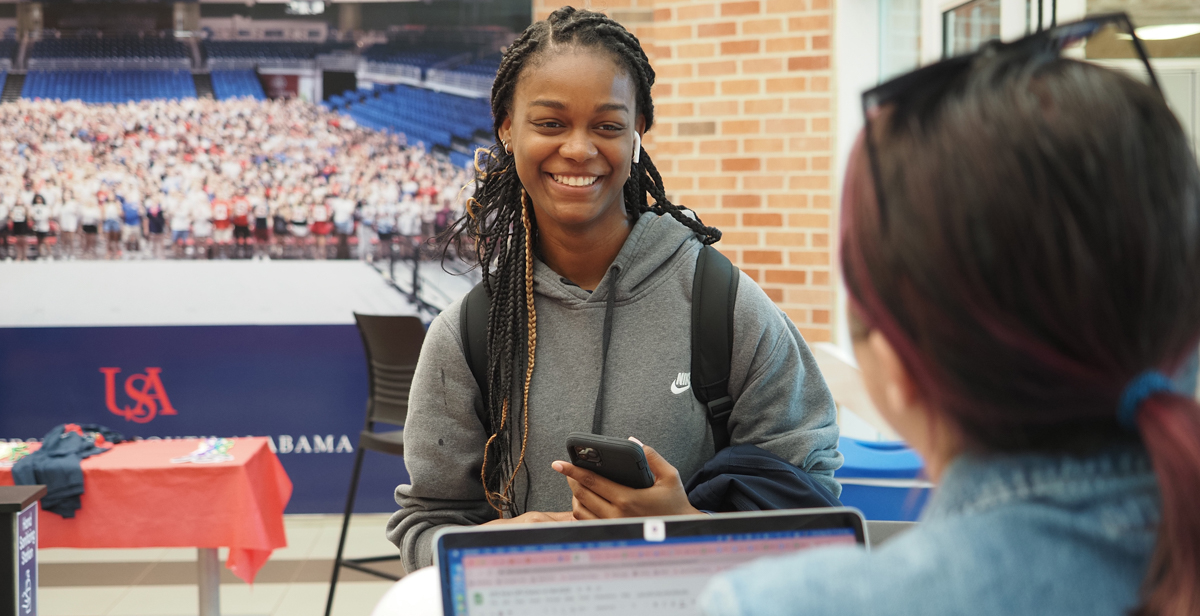 Xha’Nae Morris, a nursing sophomore from Mobile, attends a Second Year Experience event early this semester. Morris also works with first-year students for the Office of Student Academic Success. She’s a ComPAL – Composition Pal  – who offers English tutoring.