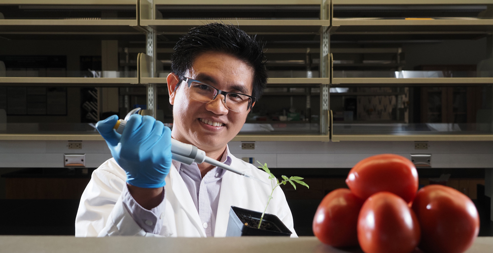 Dr. Tuan Tran, assistant professor of biology at the University of South Alabama, was awarded a $40,000 grant by the USDA and the Alabama Department of Agriculture and Industries to study a soil-based bacterium that causes wilt in crops such as tomatoes, peppers and potatoes.  data-lightbox='featured'