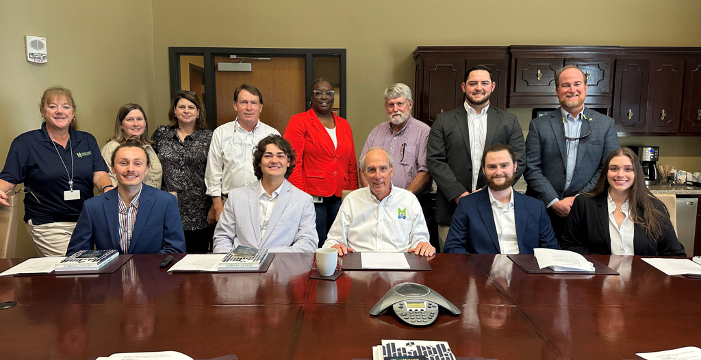 USA engineering students present their senior design project to City of Mobile officials.