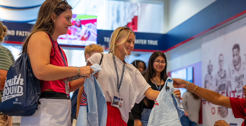 getting t-shirts at orientation 