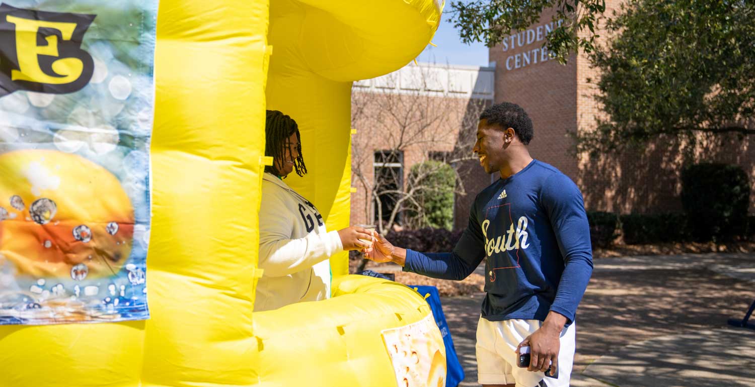 USA’s Office of Community Engagement Announces “Squeeze Service Into Your Schedule” 