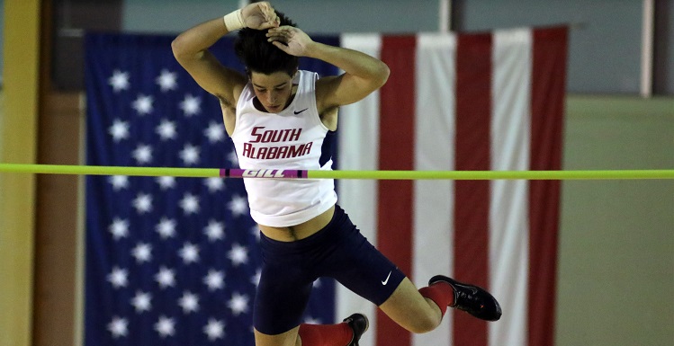 Sean Collins finished second at the NCAA Indoor Championships, tying a personal best at 17-10½, becoming South’s first first-team indoor All-American since 2000. 