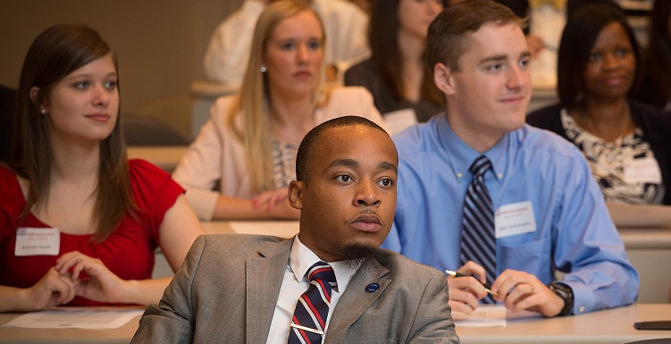 As part of freshman orientation, first-year medical students were introduced to faculty members, attended information sessions and participated in icebreaker activities. 