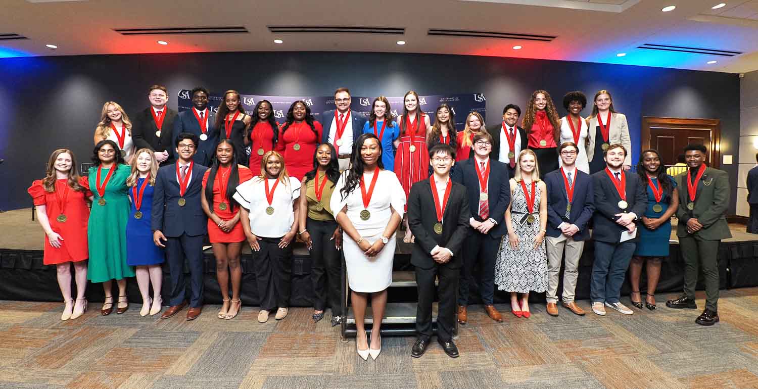 Study Abroad Alumni Inducted into the Jaguar Senior Medallion Society