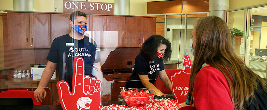 Students at One Stop in Meisler Hall.